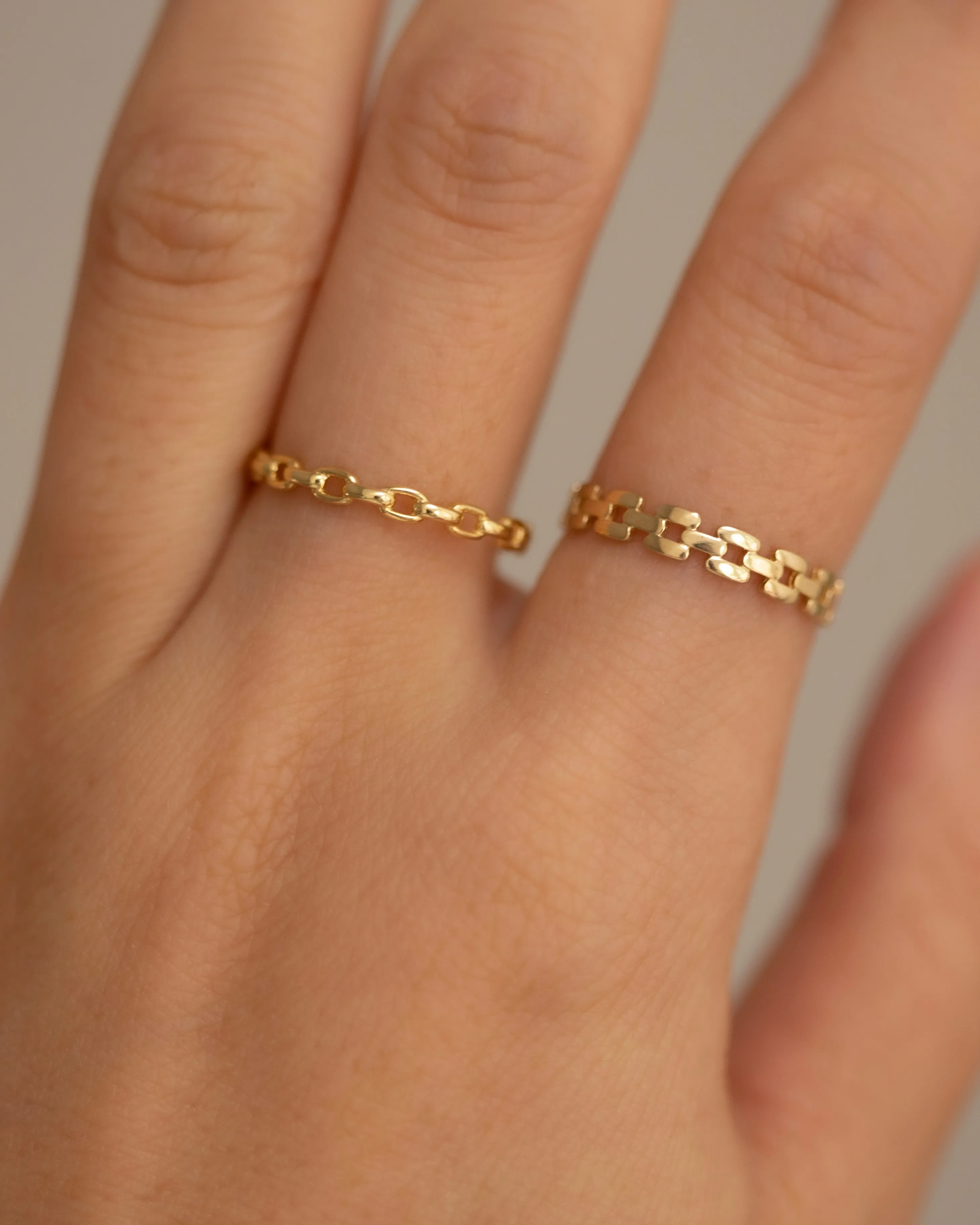 14k Solid Oval Link Ring