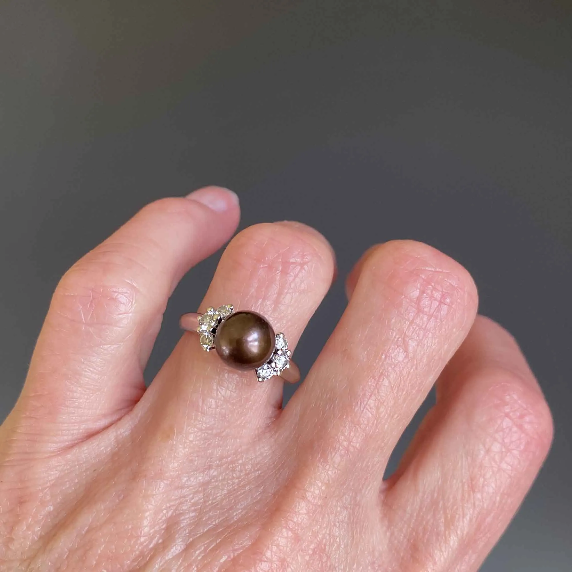 18K White Gold Diamond Black Pearl Ring