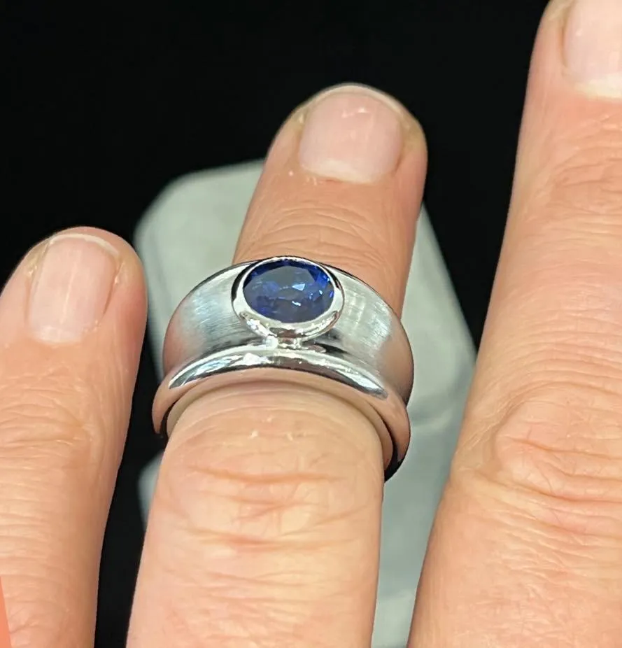 Contemporary White Gold Royal Blue Sapphire Ring