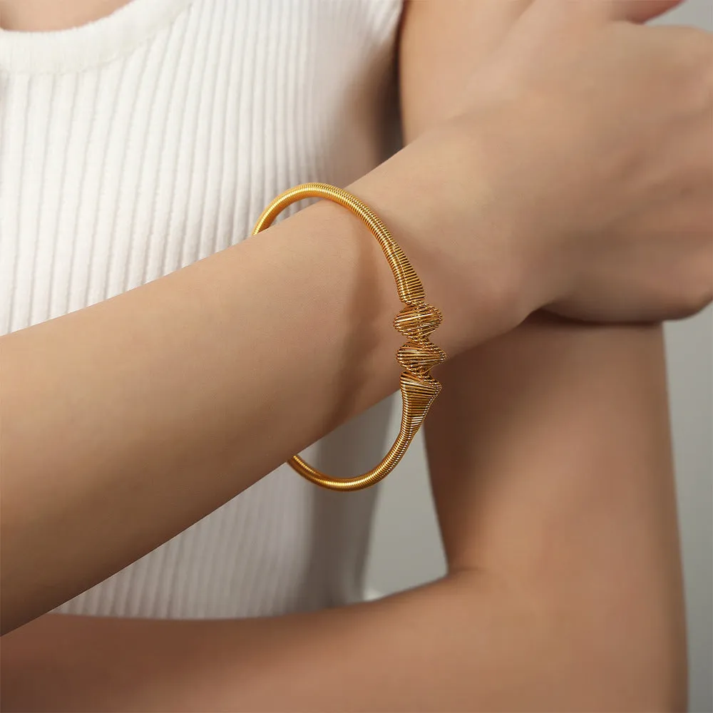 Golden Geometric Hollow Bracelet - Everyday Genie Collection