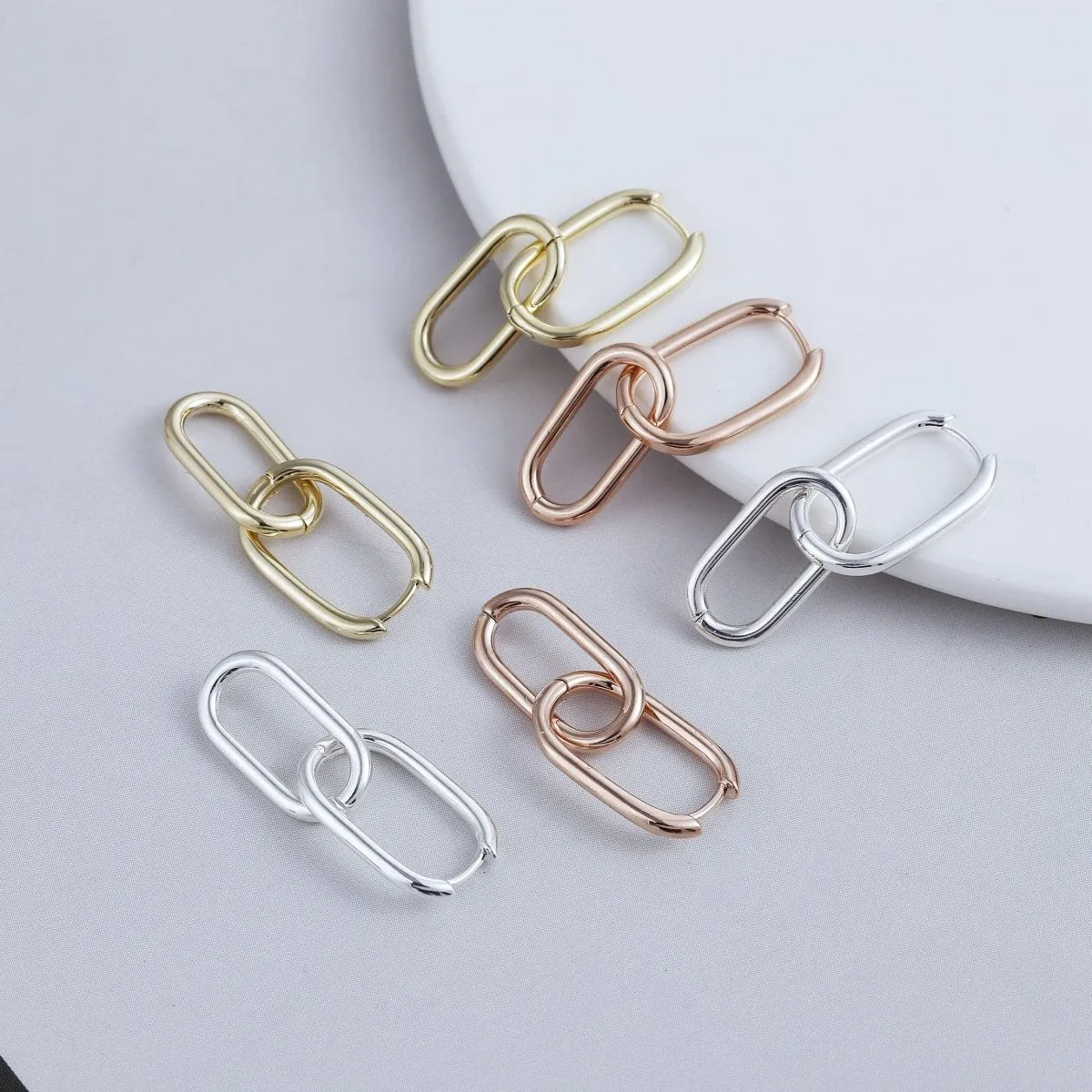 Kyerlyn Dainty Paperclip Huggie Hoop Earrings