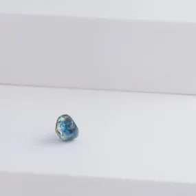 Rough stone sapphire stud