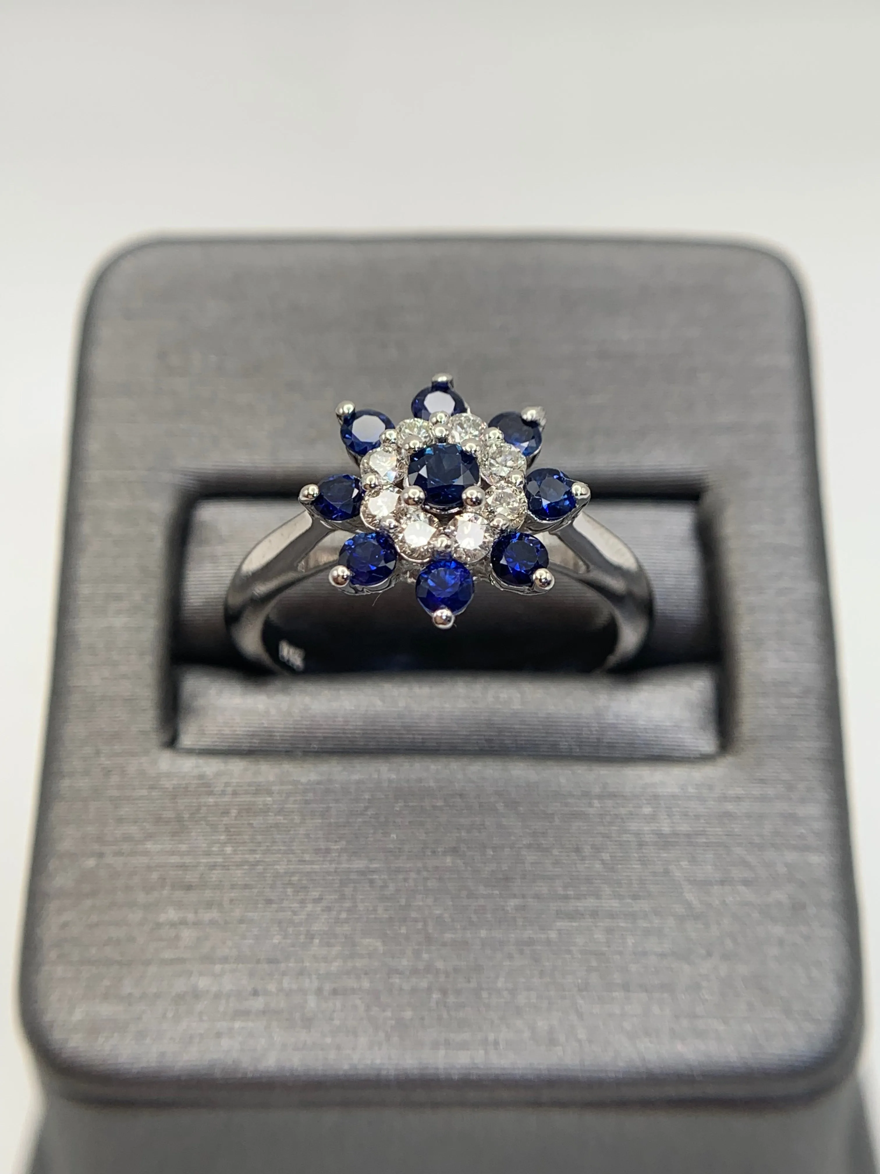 Sapphire Flower Diamond Ring 14K (Diamonds 0.22tcw/ Sapphires 0.61tcw)