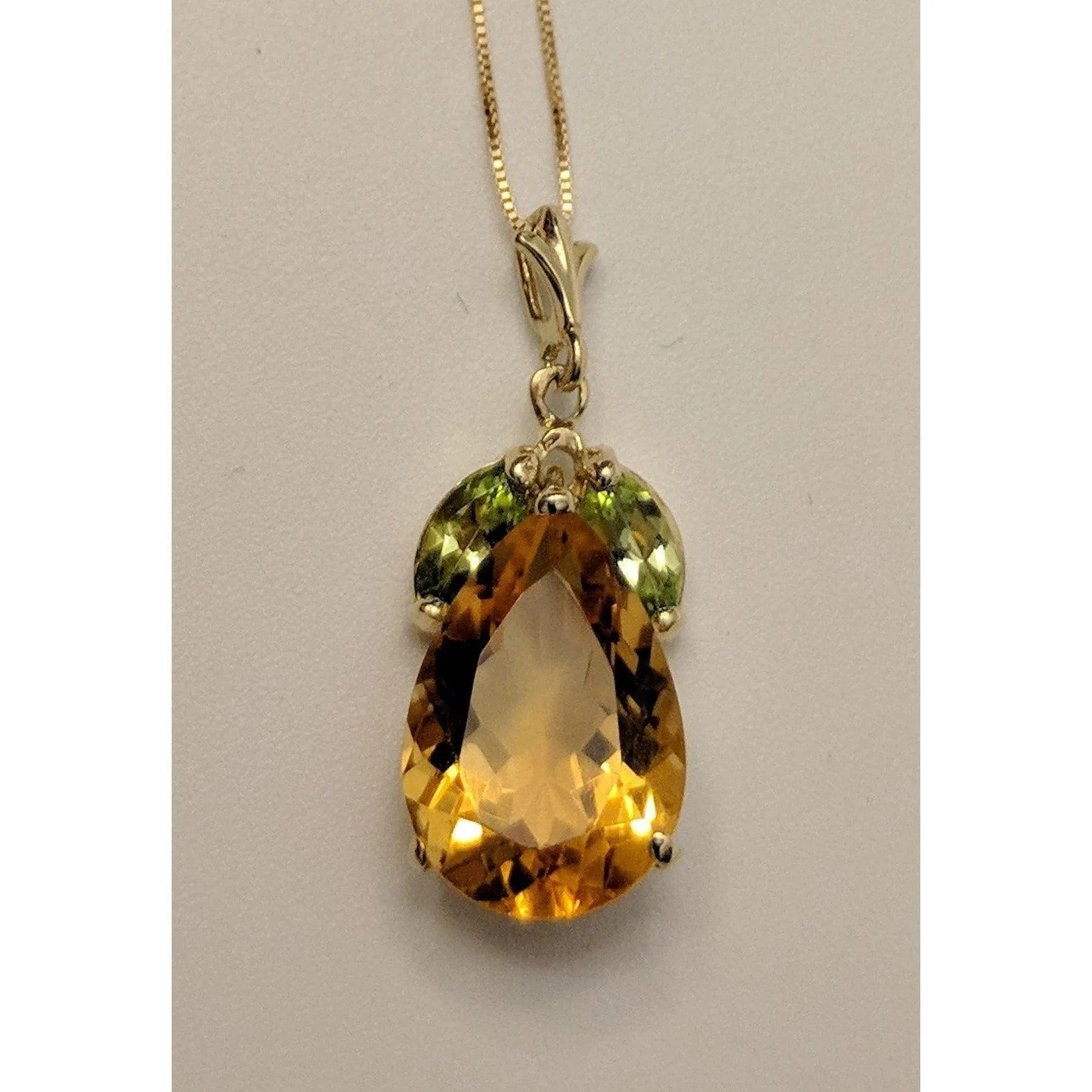 Sparkling 6.5ctw Citrine and Peridot Necklace in 14K Gold