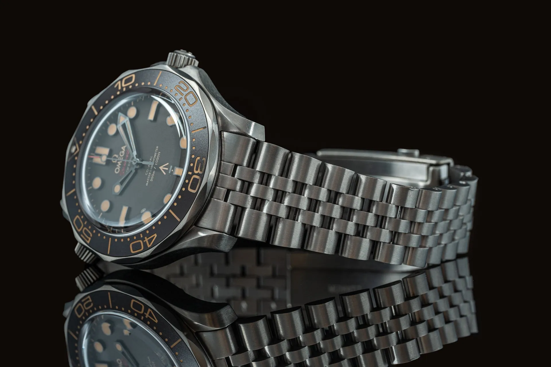 Titanium Executive Bracelet (Omega Seamaster No Time to Die)