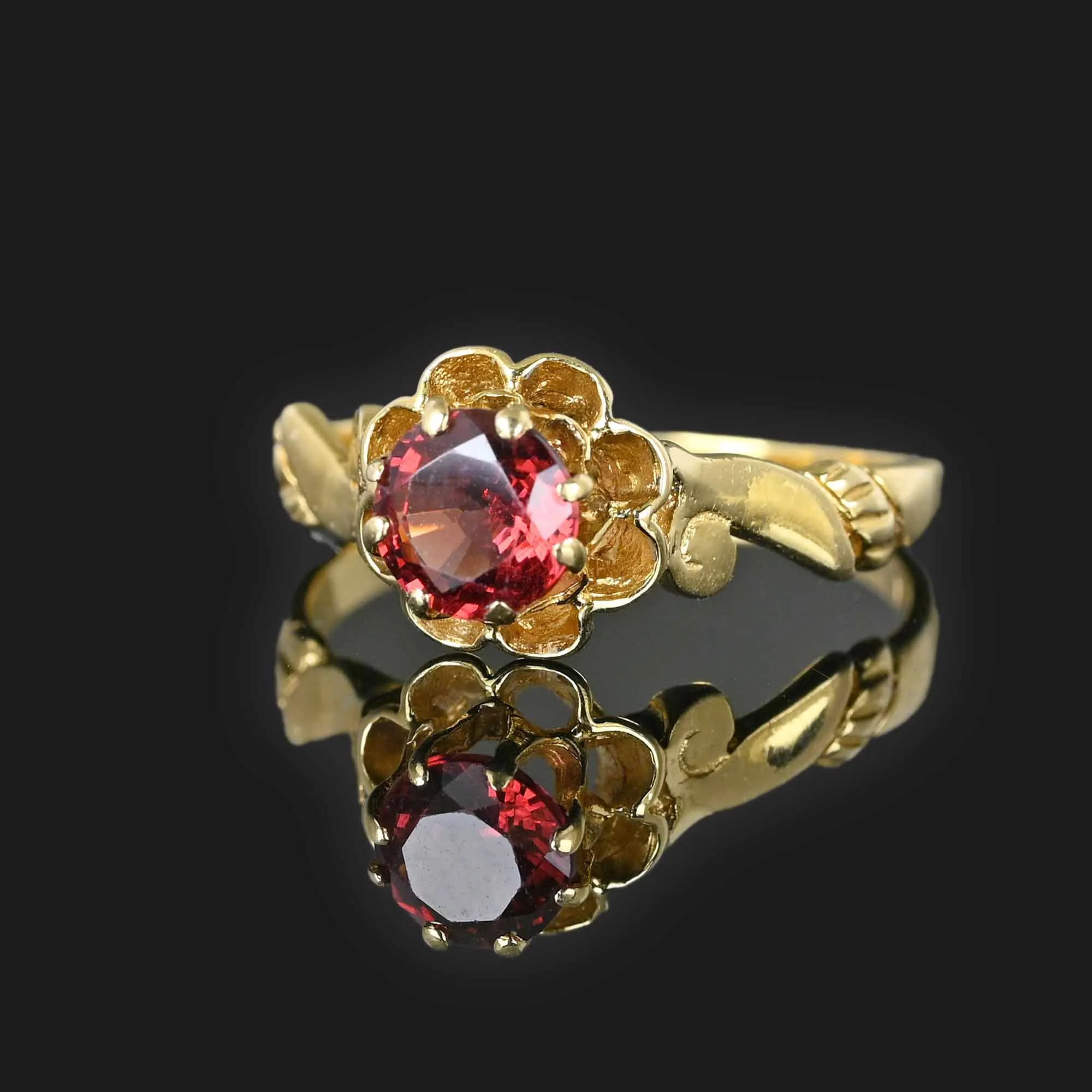 Vintage 14K Gold Buttercup Garnet Solitaire Ring