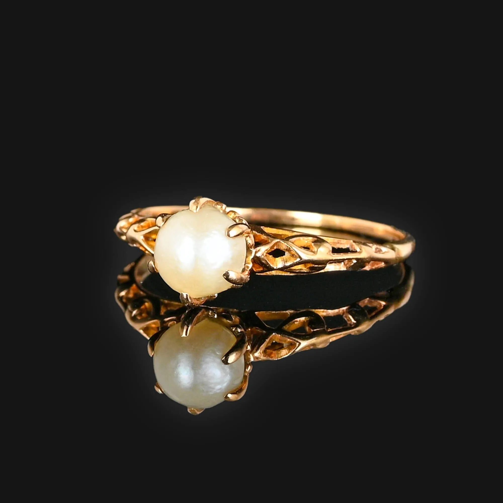 Vintage Gold Filigree Pearl Solitaire Ring