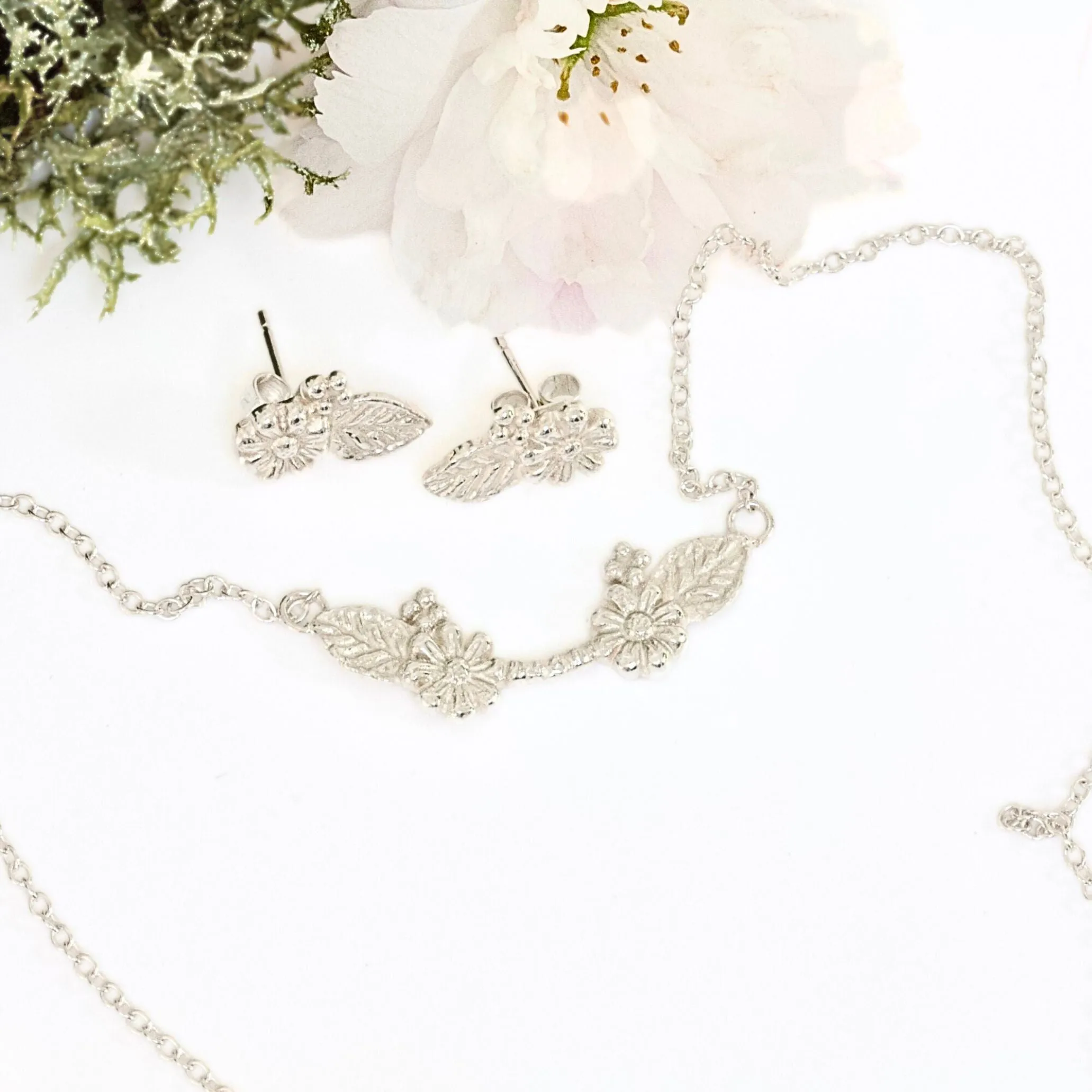 Wildflower Daisy Necklace, Silver Woodland Flower Necklace