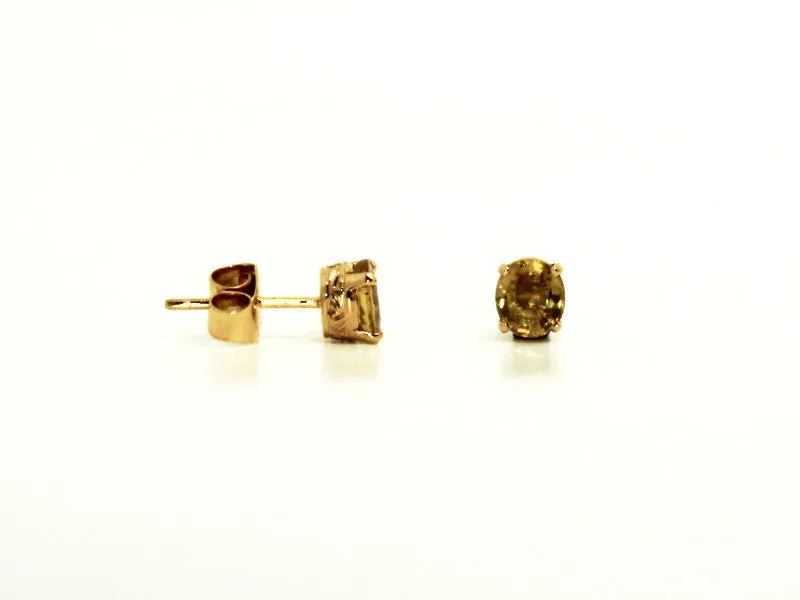 YELLOW SAPPHIRE STUD OVAL CUT AD NO.1241 (6/5MM )